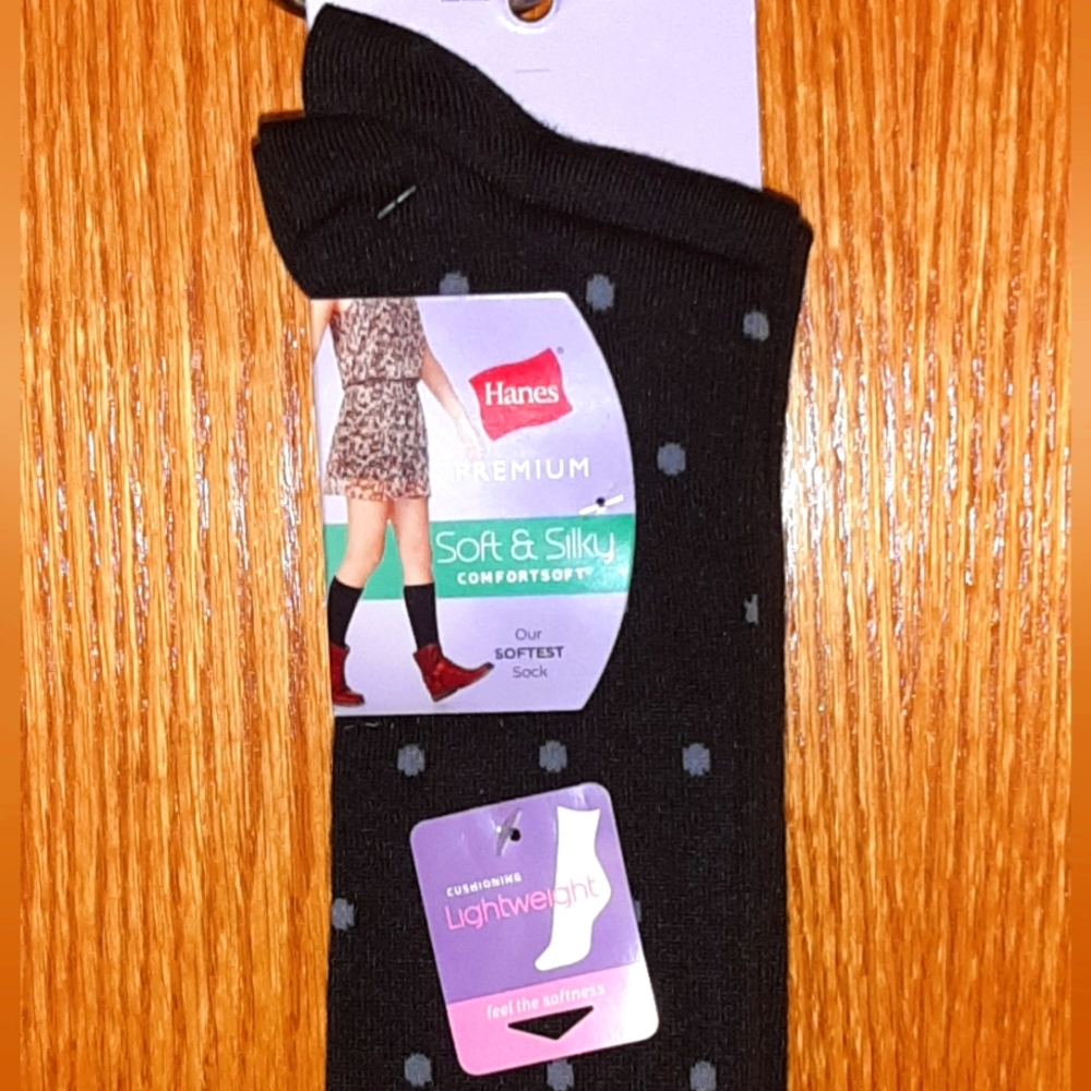 🌷2/18$ 🌷Set of 2 Knee-High Socks NWT